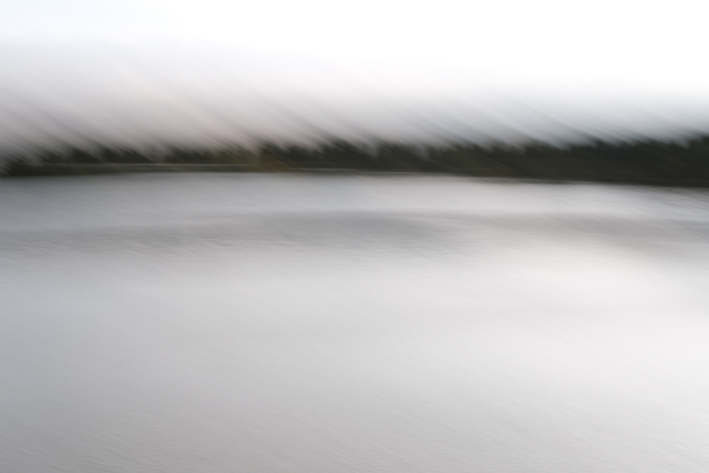 AmTeich abstrakt - Foto B. Torchala